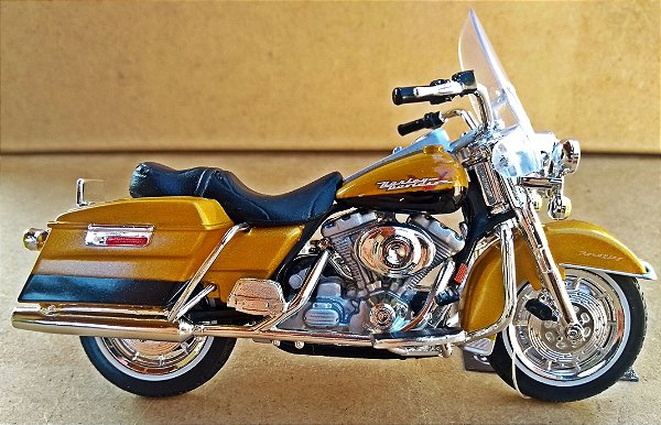 Harley Davidson Road King 1999 -  ESCALA 1/18 - 12 CM