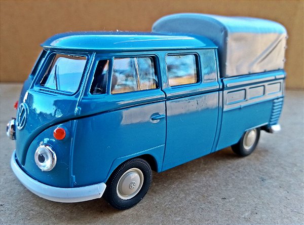 Volkswagen Kombi Cabine Dupla Azul - Escala 1/43 - 11 CM