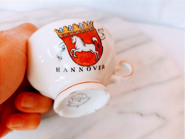 Xícara de chá sem pires de porcelana alemã  Hannover ,handgemalt, pintado a mao