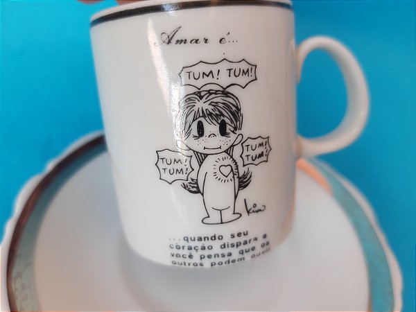 Xícara de café amar é + pires extra