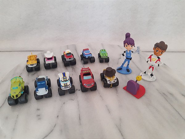 Miniatura de vinil estática marca Viacom,12 peças Blaze and the monster machines