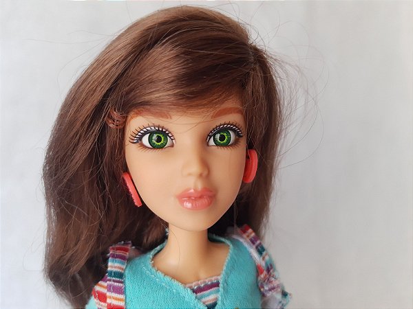3 Bonecas Liv , inclusive de olhos verdes Spin Master, usadas