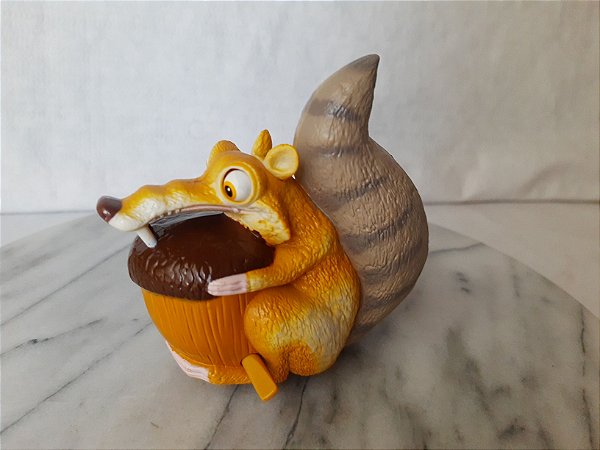 Brinquedo a corda esquilo.Scrat da Era do Gelo Fox 2005  11 cm