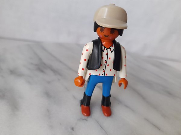 Playmobil country,  boneca menina da fazenda usada
