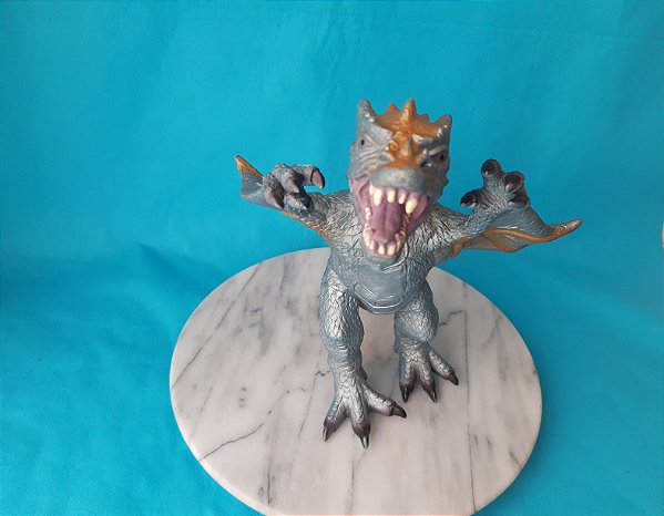 Dragão emborrachado macio prateado de 40 cm comprimento, marca Toy Major, 2014