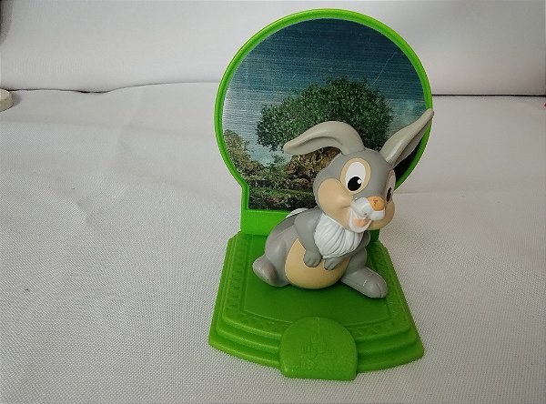 Coelho Tambor do Bambi Disney com cenário coleção McDonald's 50 anos Disney Parks