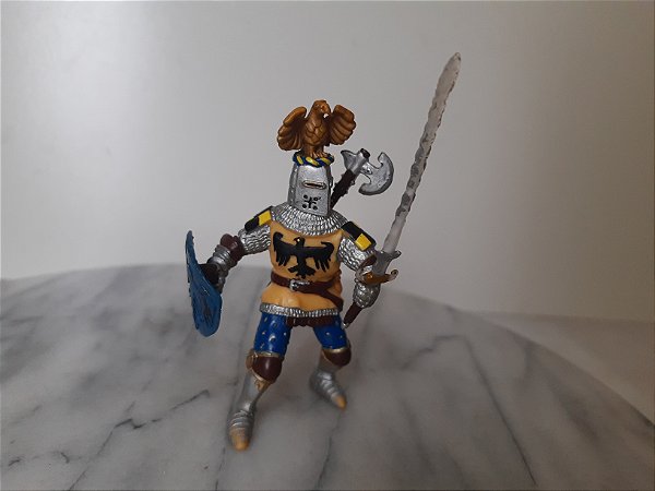 Cavaleiro medieval capacete com topo de águia  Papo 2002 , 10 cm, usado