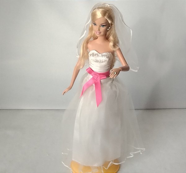 Barbie noiva Mattel 2009, usada