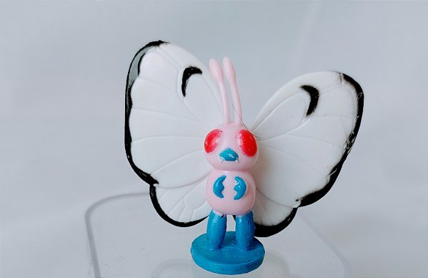 Pokémon Butterfree Tomy 5 cm usado