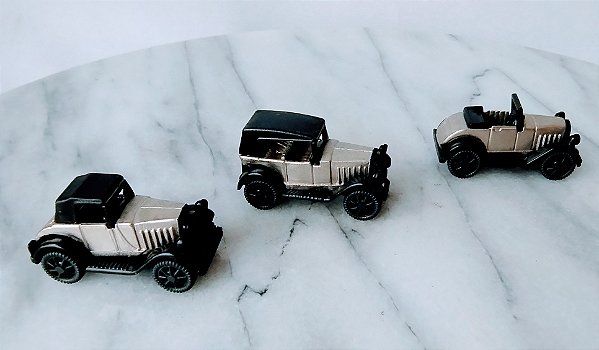 Coleção Kinder ovo de 3 carrinhos de metal