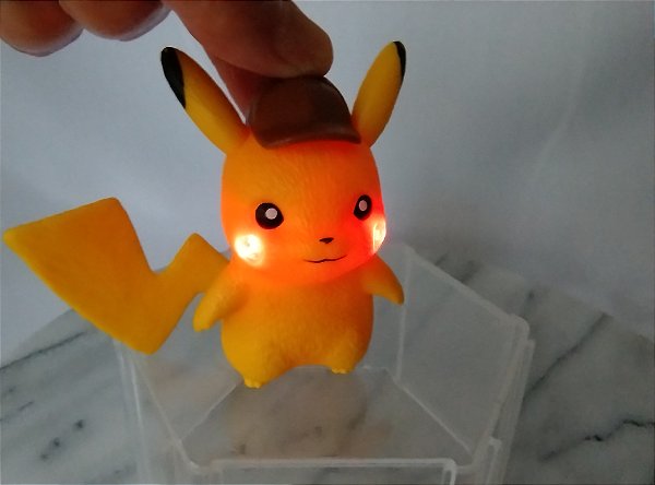 Pokémon detetive Picachu acende bochechas Burger kind 2019, 10.cm, usado