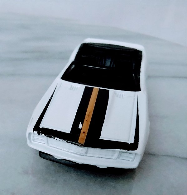 Miniatura metal hot wheels 2006, camaro conversivel branco, 1:64 usado