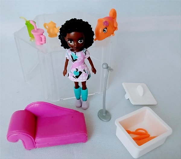 Polly pocket happy hour afro com acessorios, usada