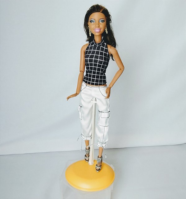 Barbie Nikki fashionistas 2014 articulada cabelo cortado, roupa improvisada