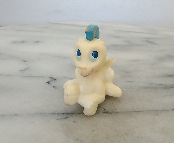 De 1997, Miniatura Disney coleção Nestlé de Pegasus do Hércules 4 cm altura 3,5 cm comprimento