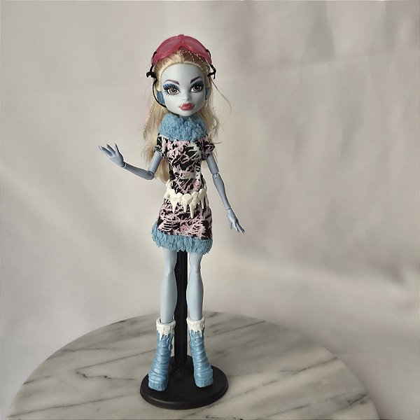 Boneca Monster High G1 Abbey Bominable aula de arte usada