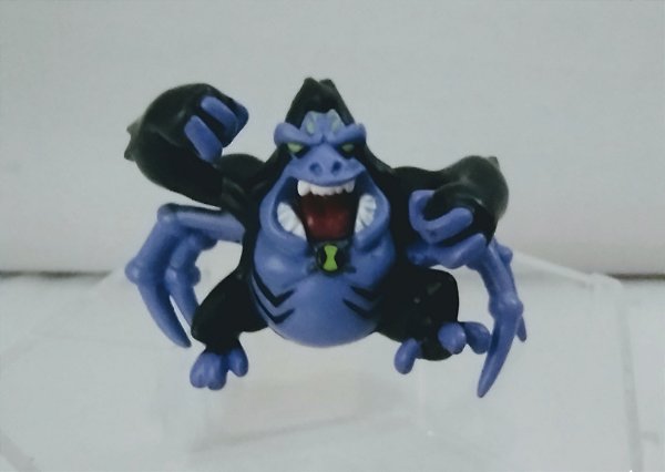 Miniatura de vinil estatica de macaco aranha do Ben 10 Bandai 2011 - 5 cm de altura 8 cm de largura