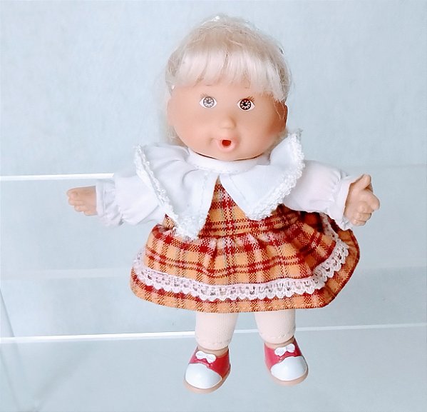 Mini boneca bem me quer vestido xadrez da Estrela anos 80/90, 12 cm
