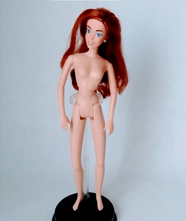 Sucata boneca Anastasia do desenho do mesmo nome Fox, de 1997, franja e mais cortados