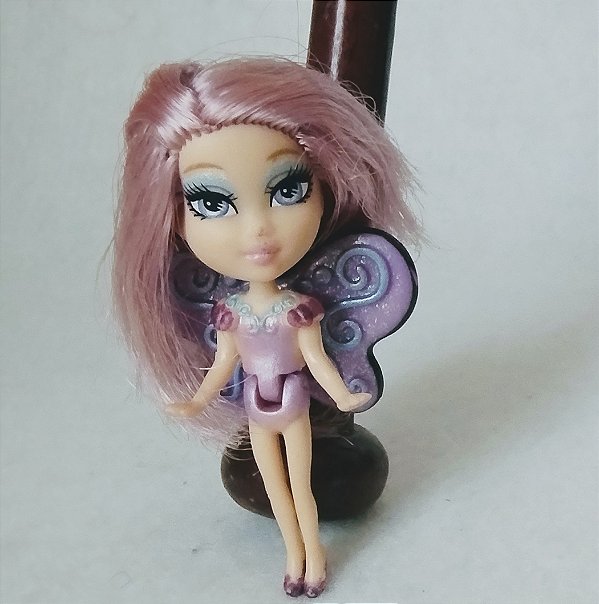 Barbie Peek-a-boo petit fashion dolls com.anel lilas Mattel 2008, 6,5 cm