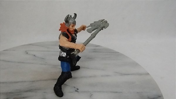 Figura de ação articulada Viking com acessório Chap Mei,  10 cm