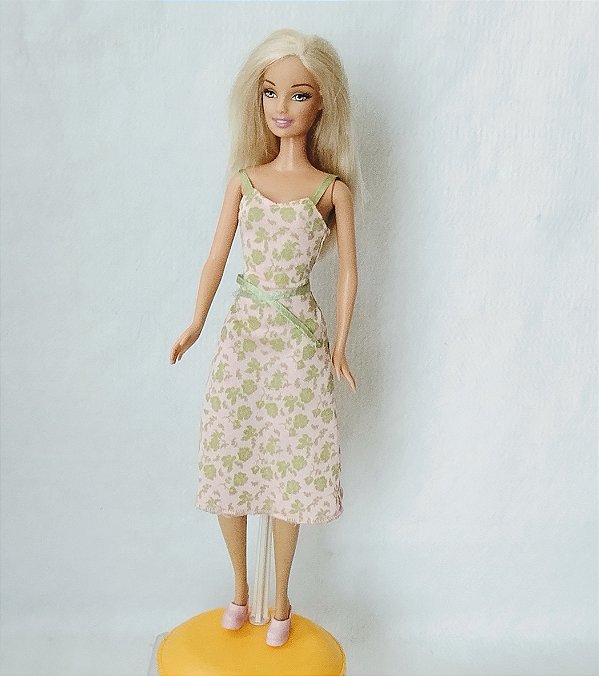 Barbie chic loura Mattel 2004