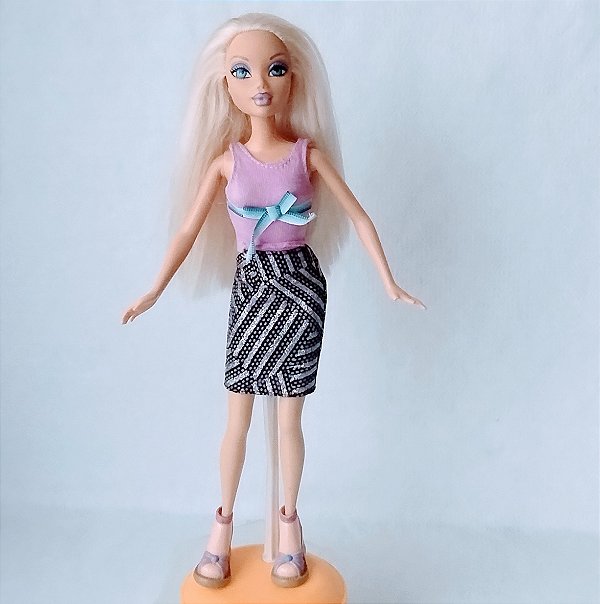 Barbie My Scene loura 2 dedos quebrados
