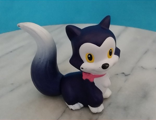 Miniatura Disney Junior pet da Minnie, gatinho Figaro movimentos divertidos