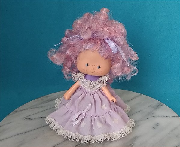 Boneca moranguinho sorvete de uva Estrela anos 80 parcialmente restaurada