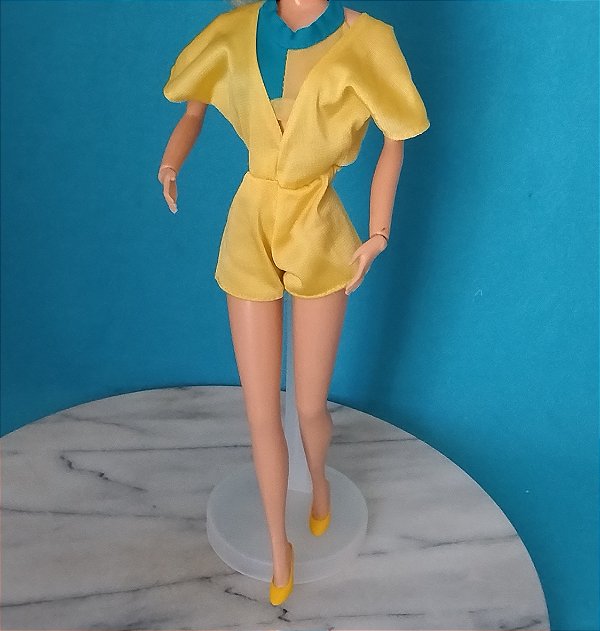 Roupa vintage 1984 para Barbie , macaquinho /jumpsuit amarelo Fashion Play