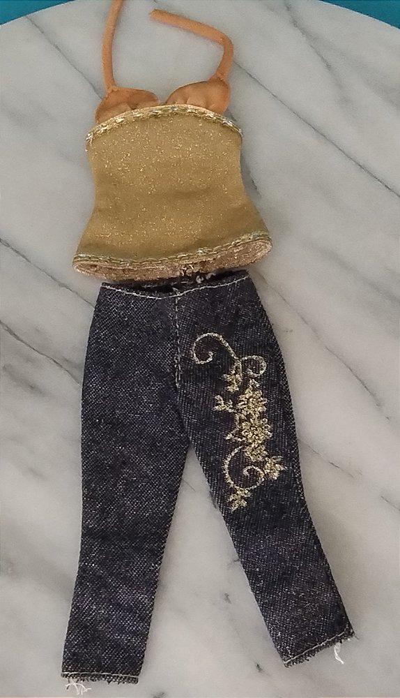 Roupa da Barbie Mattel calça Capri com detalhes dourado+ top