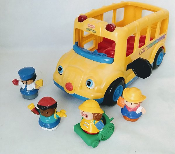 Onibus escolar dos bonecos Little People com 4 bonecos+cadeira de rodas ; luz acende mas  o som não funciona