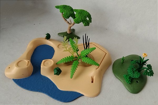 Playmobil,  cenário com  Savana , rio e Árvore