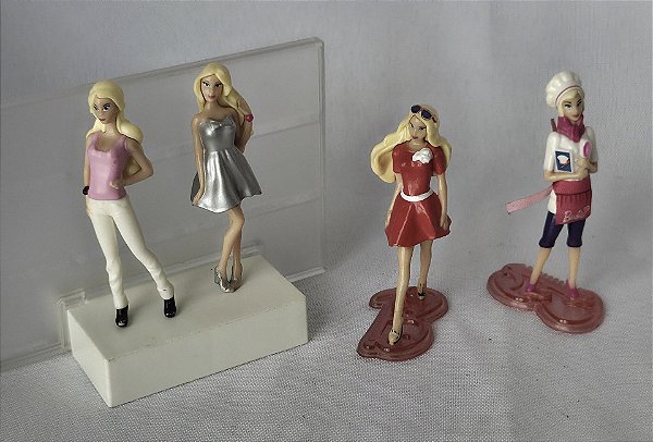 Mini Barbie coleção Kinder ovo, 4 variadas , 2 bases