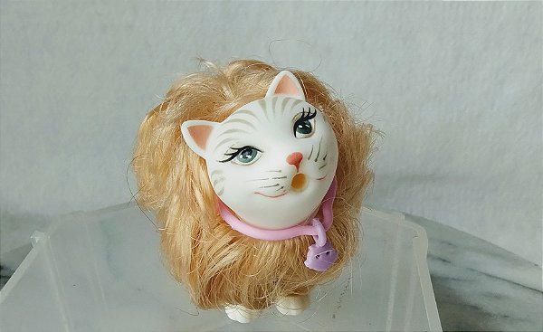 Gatinha Marshmallow 8 cm.de comprimento ,da Barbie Kitty fun Mattel 1999