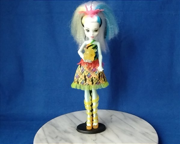 Boneca Monster high Frankie stein Electrified incompleta c/danos