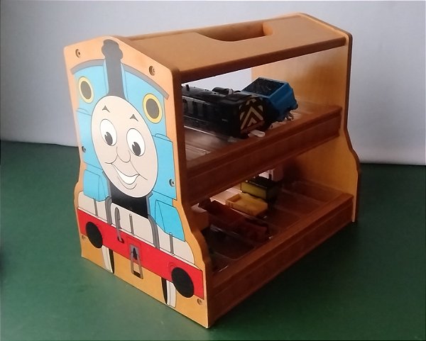 Guarda trens / transportador portátil de madeira de Trem Thomas.e amigos 29 cm altura e comprimento, 22 e 16 cm de profundidade para trens de bitola 2 cm