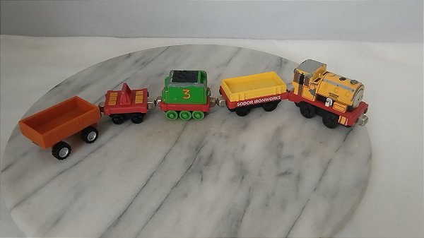 Coleção Trem Thomas e amigos, de metal com 4 vagões variados engate de imã, trem Bem com