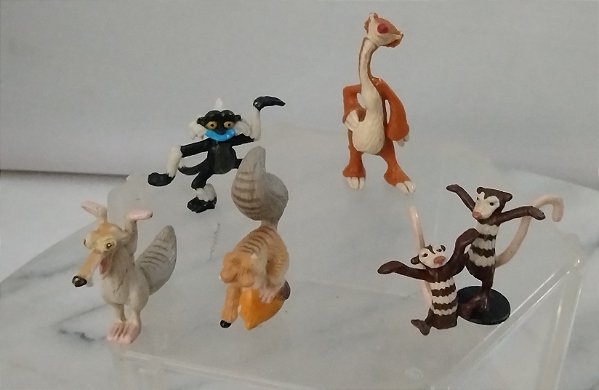 Playset 5 de personagens de vinil flexivel entre 2,5 e 4,5 cm de altura da Era do Gelo, Blue Sky studios