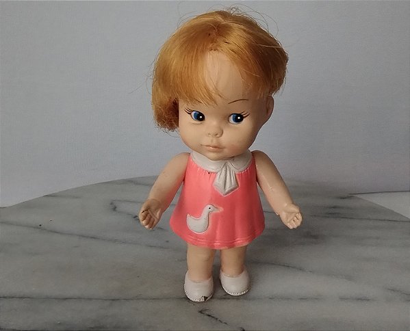 Mini doll de 12 cm, com jeito dos anos 60, sem marca