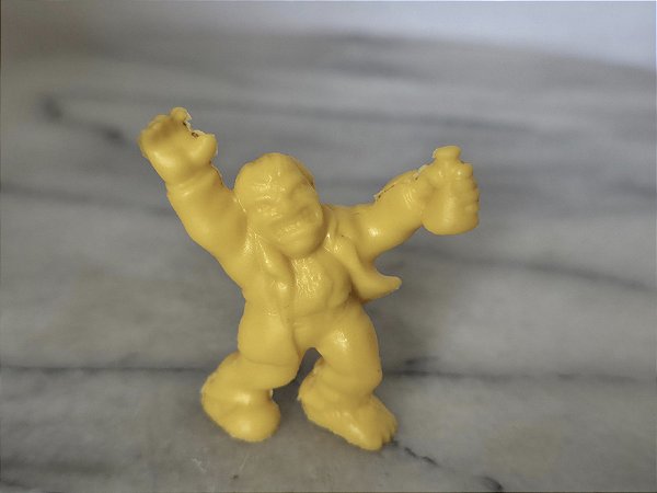 Anos 90, monster in my pocket , promomonsters Pepsi, mad scientist amarelo 4 cm