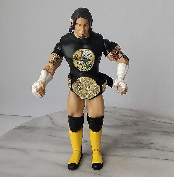 Boneco WWE CM Punk Ruthless Aggression com cinturão WWF Jakks Pacific 2004