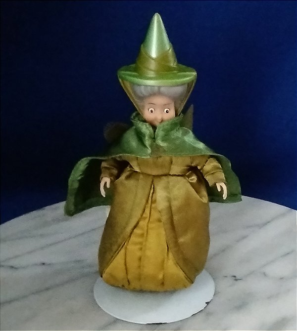 Boneca de pano acetinado rosto de vinil Fada Fauna verde uma das 3 da Bela Adormecida, Disney, 16 cm de altura de vinik Fada Fauna