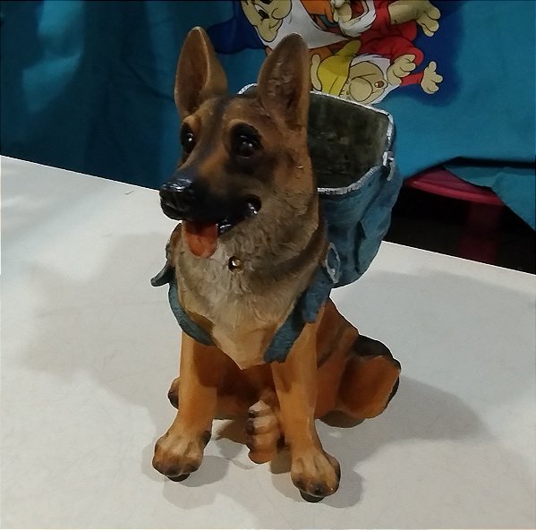 Estatueta de resina sem marca Pastor alemão com porta caneta, com luz e latido, aprox. 15 cm de altura