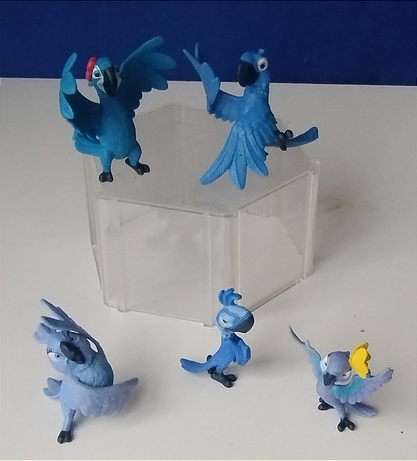 Playset araras azuis Blu e Jade ( 5 cm) e filhotes do cartoon Rio 2 Fox 2014, da Jakks