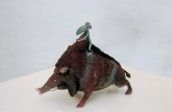 Miniatura Disney de Javali Dobson com um ratinho nas costas , 7,5 cm x 6 cm da Era di Gelo 2012