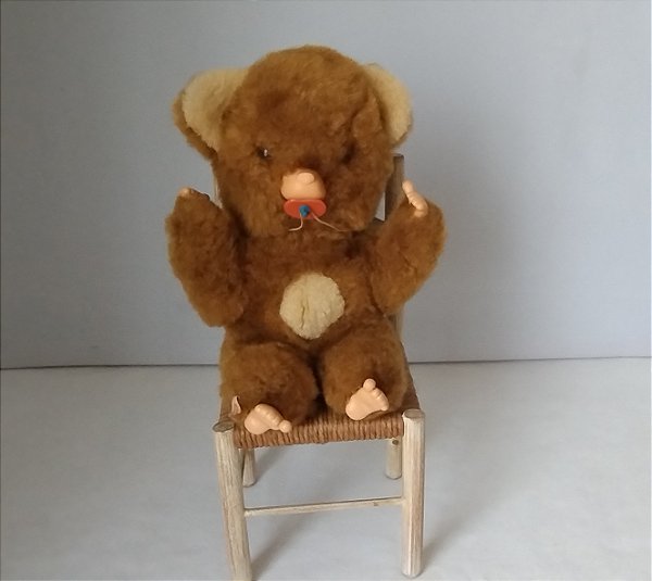 Pelúcia urso peposinho de 25 cm marca VR, anos 80, chupeta pode nao ser original