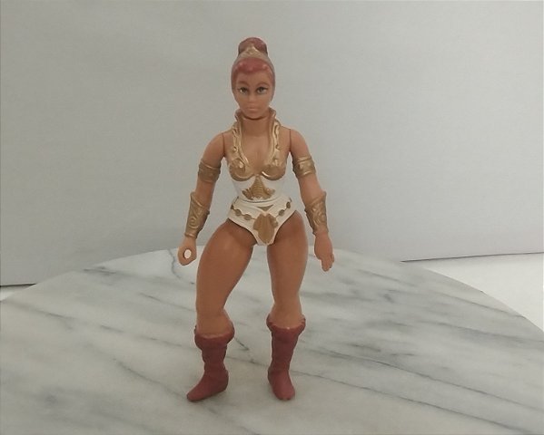 Figura de ação Teela coleção he man estrela c/defeito
