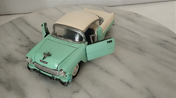 Miniatura de metal SS 5720 de Chevrolet Bel Air 1955, com pull back action, cm, falta uma lanterna, 13,5 cm