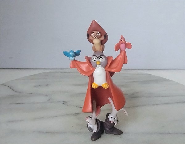 Miniatura Disney Coruja e animais da Floresta cimo.principe Phillip da Bela Adormecida 10 cm